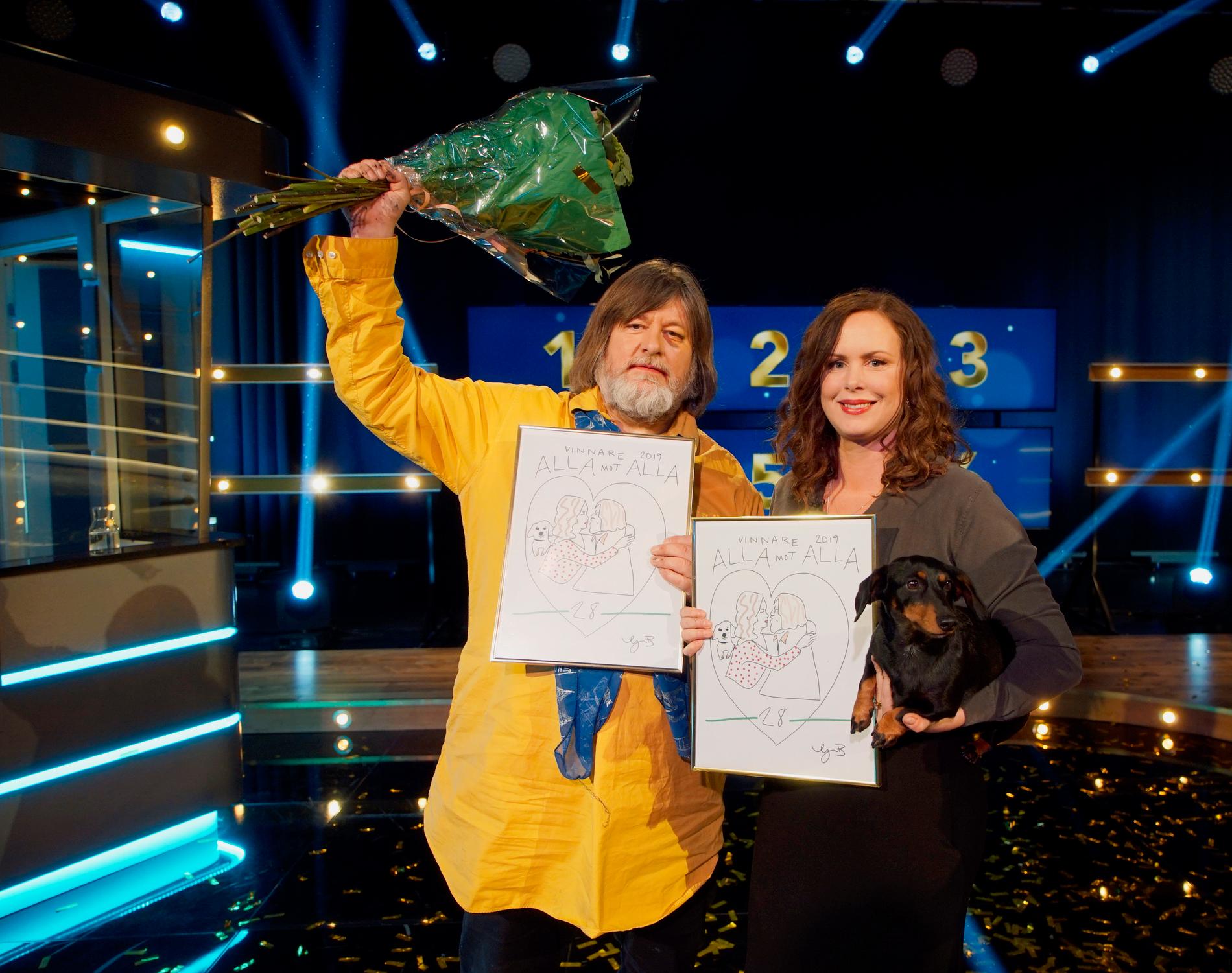 Ebbot Lundberg och Hanna Hellquist kammade hem segern i "Alla mot alla med Filip och Fredrik". Pressbild.