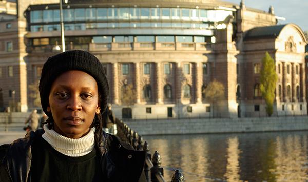 Årets mottagare av Right Livelihood-priset, människorättsaktivisten Kasha Jaqueline Nabagesera, är en av skribenterna.