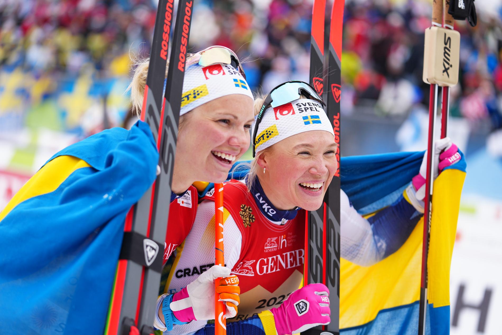Emma Ribom och Jonna Sundling vann sprintstafetten i skid-VM.