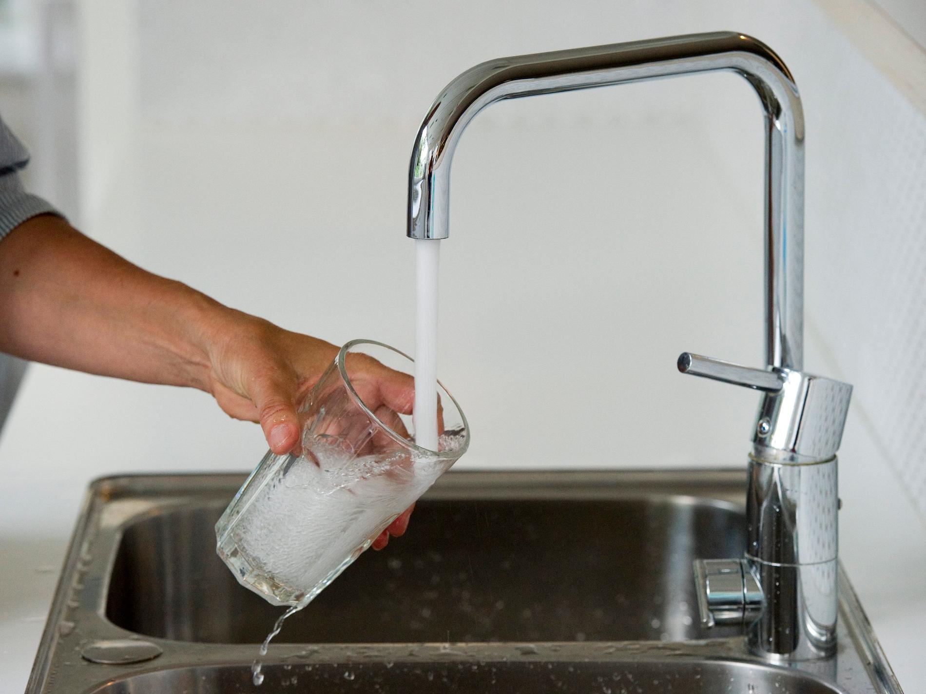 Invånare i Östersunds och Krokoms kommuner uppmanas att koka sitt dricksvatten, eftersom det kan vara förorenat av bakterier. Arkivbild.