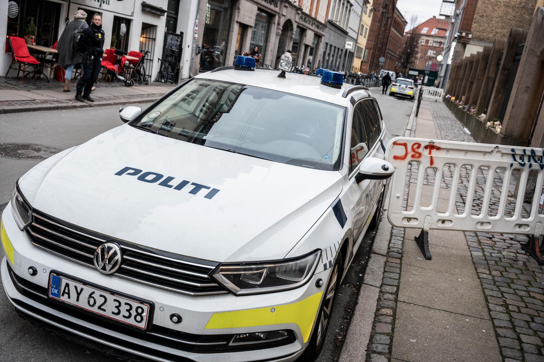 Polis på plats i Köpenhamn efter gripandena.