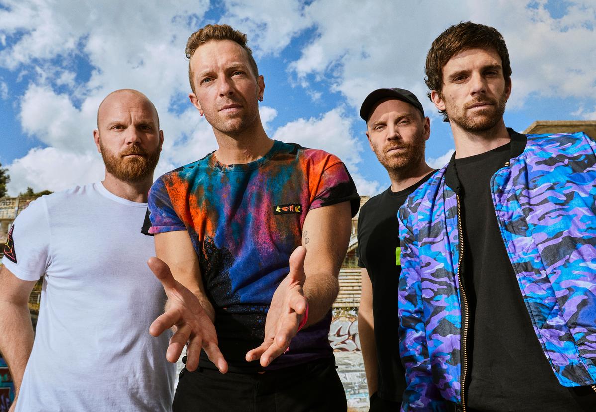 Chris Martin och ”de tre andra” i Coldplay har pratat om ett album på rymdtema i över tio år men först nu blev det av.