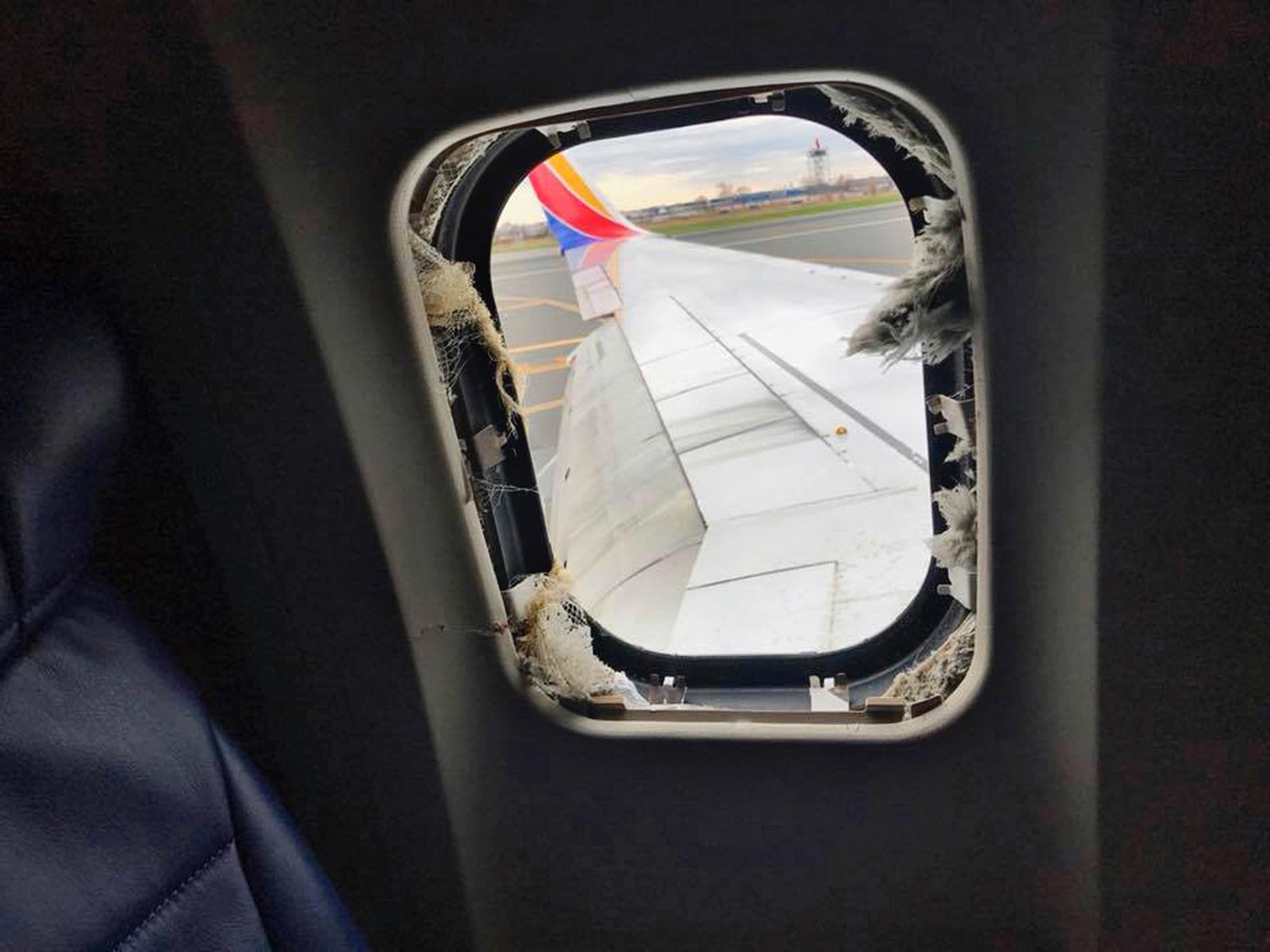 Flygplansfönstret som Jennifer Riordan sögs ut ifrån.