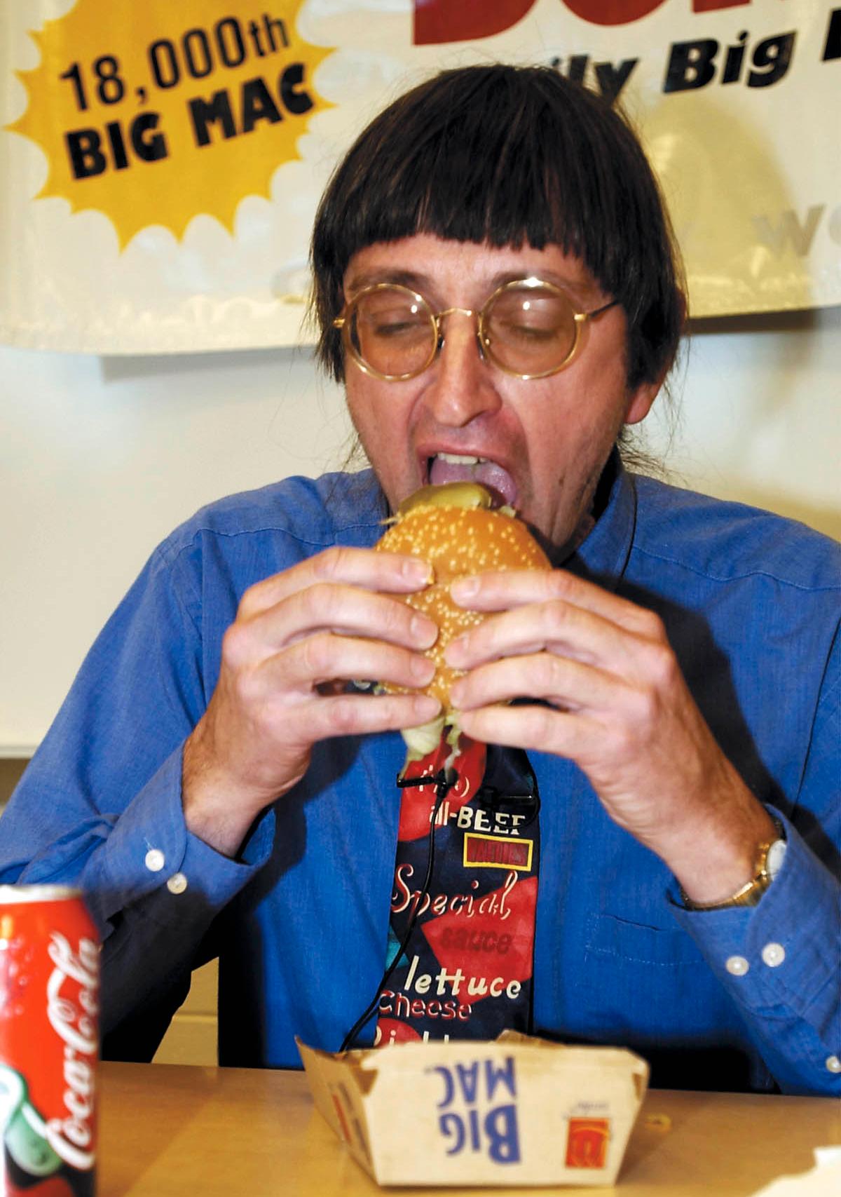 Så här såg det ut när Don Gorske åt Big Mac nummer 18 000 tisdagen 6 november år 2001. 
