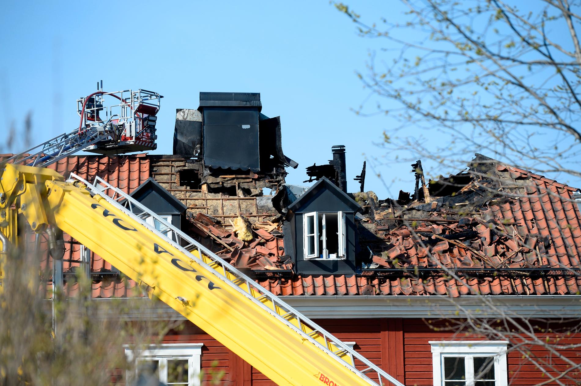 Under söndagsmorgonen brann det i ett flerfamiljshus i Kummelnäs i Nacka.