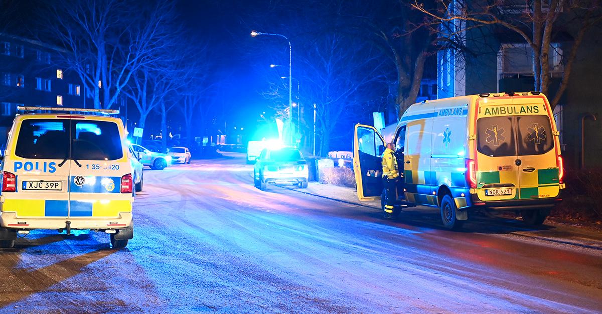 03.59: Explosion vid flerfamiljshus i Upplands Väsby. En port till ett flerfamiljshus fick skador. Inga personer skadades.