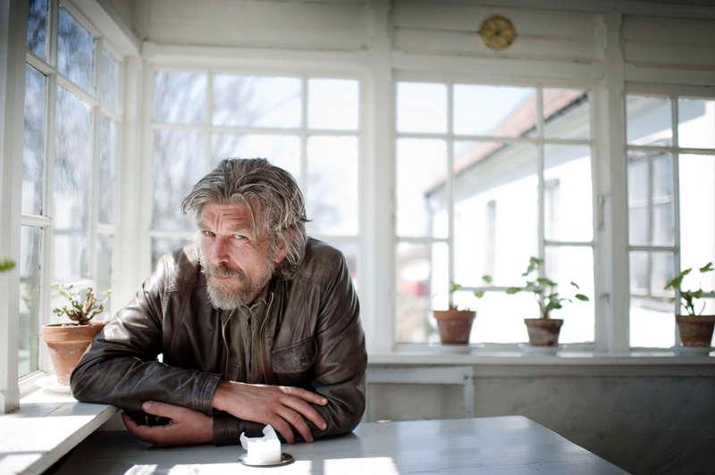 Norske författaren Karl Ove Knausgård har blivit en lågoddsare de senaste dygnen. 