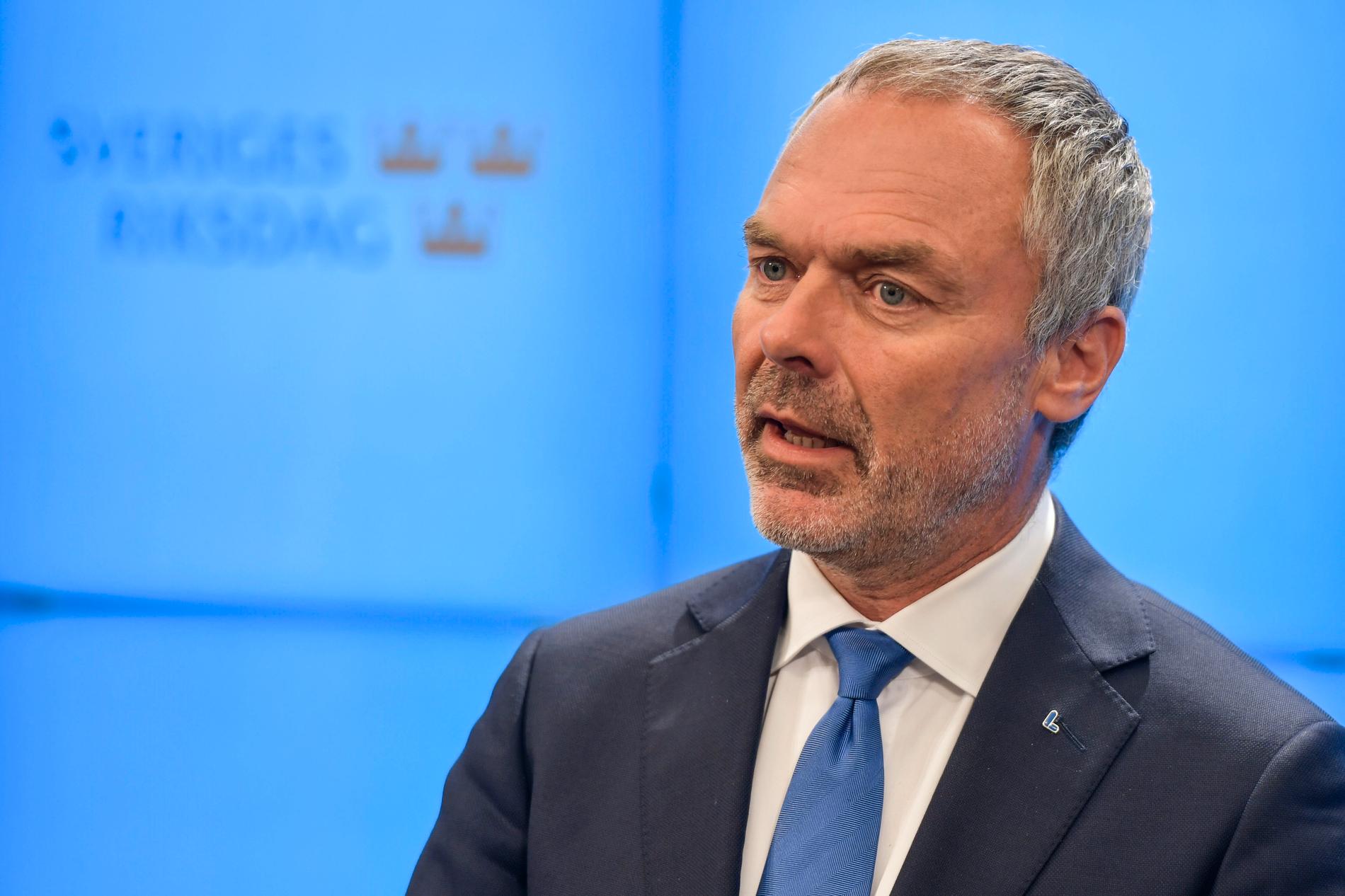 Liberalernas partiledare Jan Björklund vill lägga en egen budgetmotion.