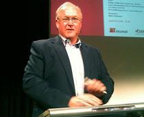 Göran Persson i talarstolen vid fackens sysselsättningskonferens.