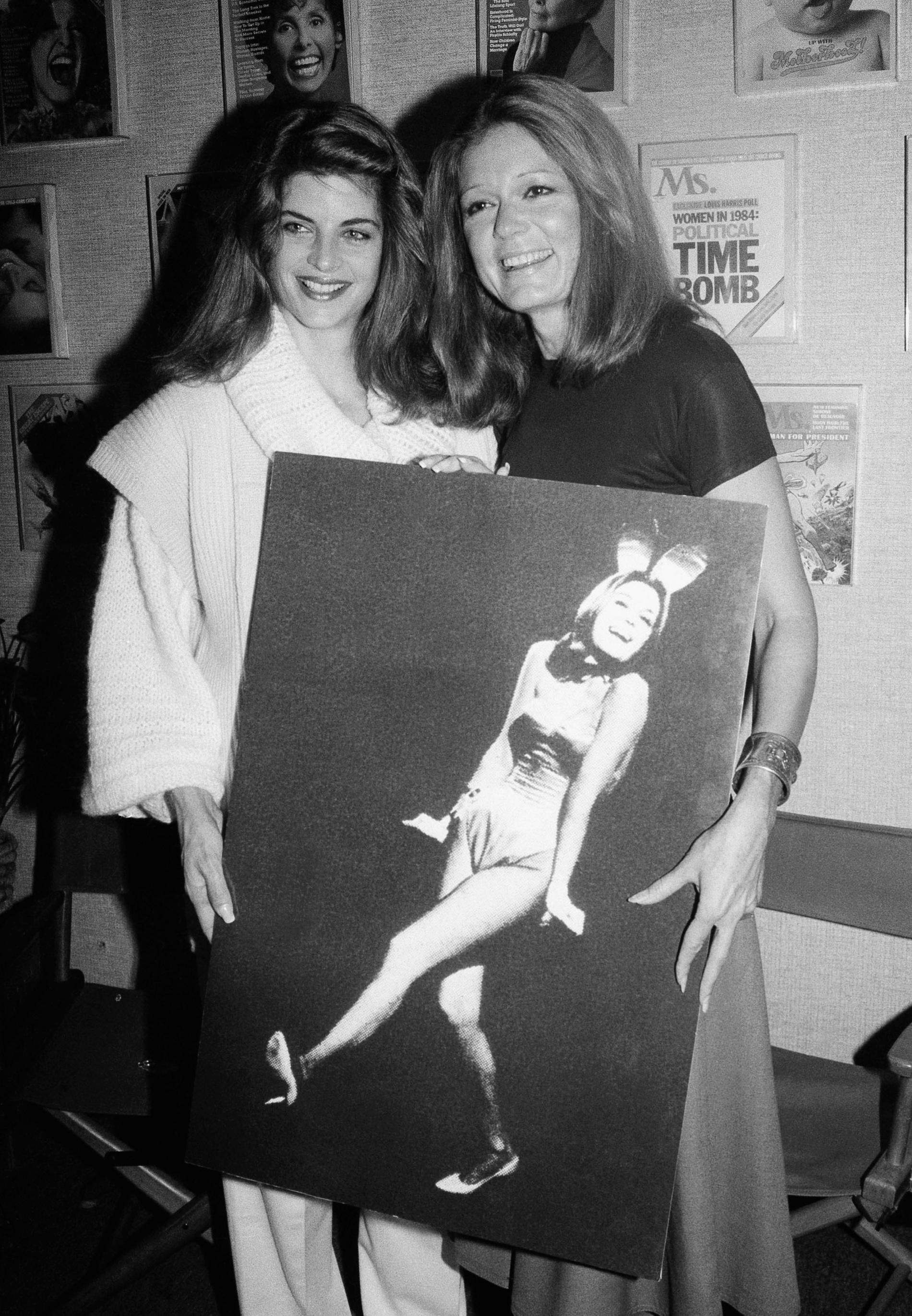 Kirstie Alley 1984, tillsammans med feministen Gloria Steinmen.