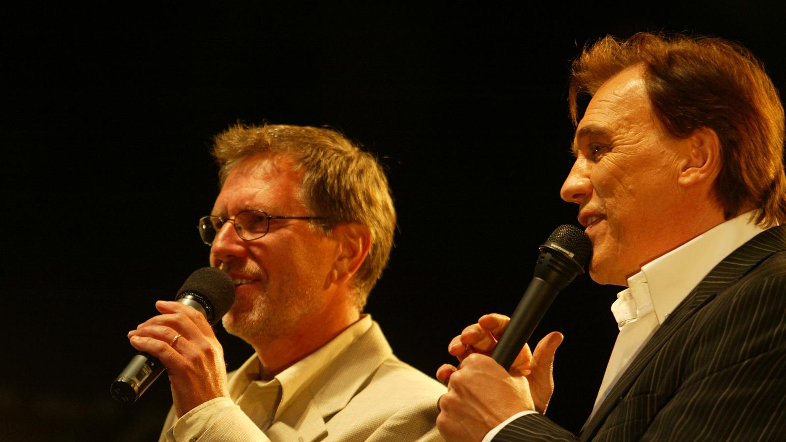 Stefan Borsh och Christer Sjögren under Vikingarnas avskedskonsert 2004. 
