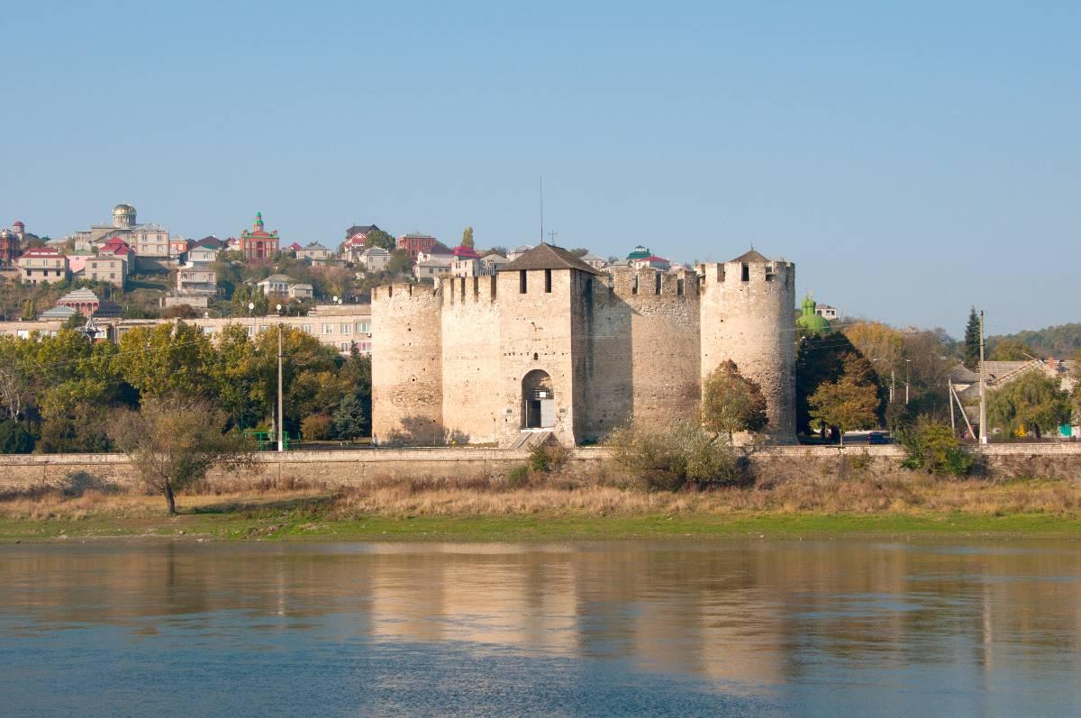 5. MOLDAVIEN Den pampiga medeltida borgen i Soroca, Moldavien.