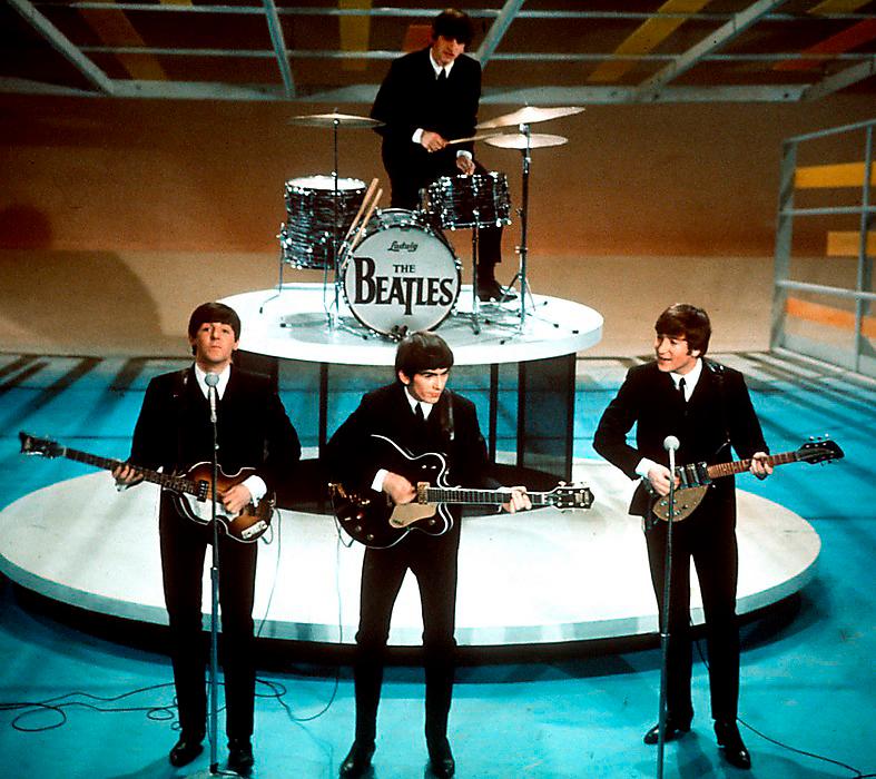 Beatles uppträder på ”Ed Sullivan show” 1964.