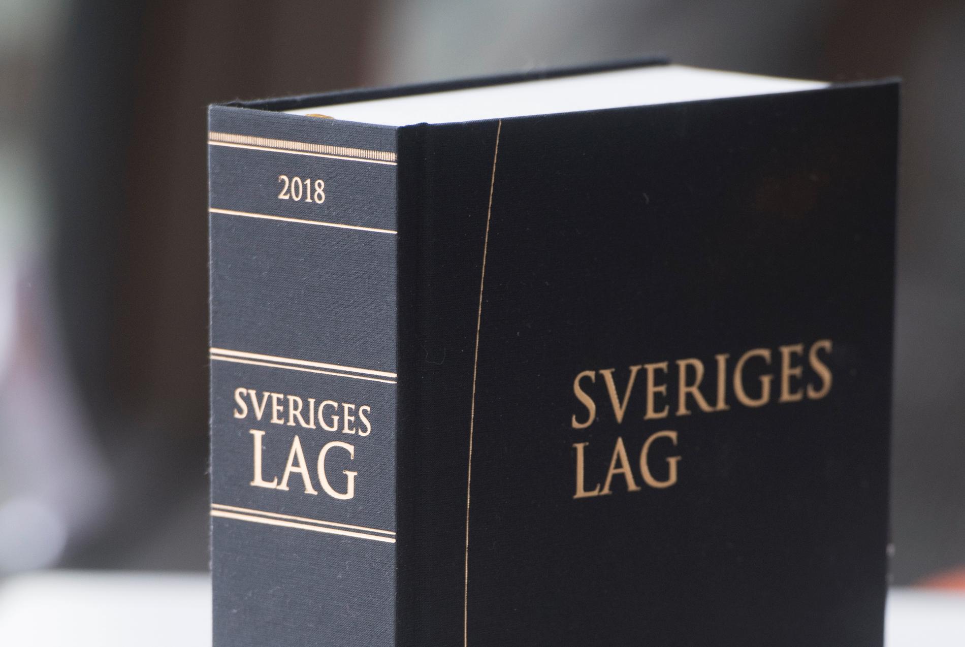 En man i 60-årsåldern åtalas vid Vänersborgs tingsrätt för 40 fall av hets mot folkgrupp. Arkivbild.