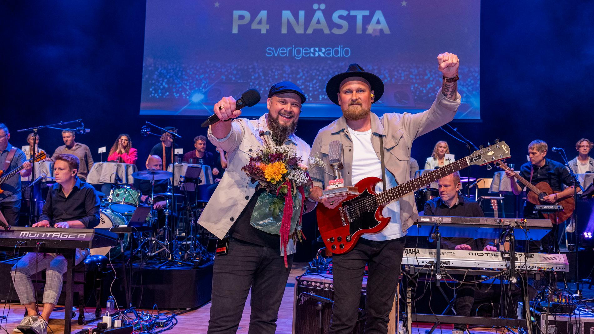 Adam Warnskog och Mattias Åström i duon M.W kommer nu att höras i P4 med låten "Feels". Pressbild.