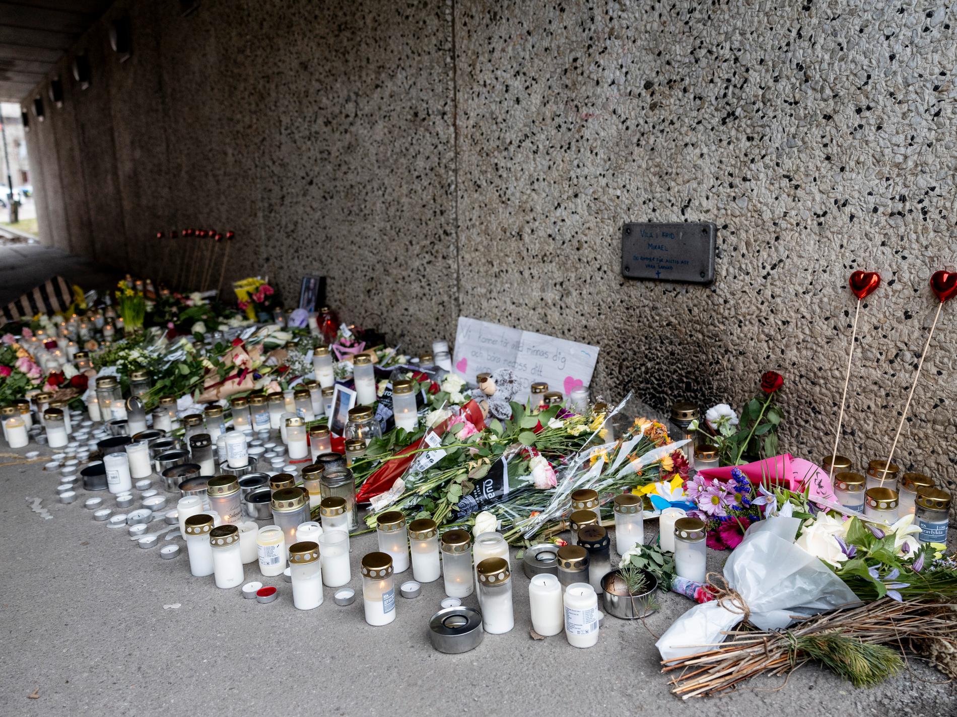 Minnesstund i Skärholmen efter dödsskjutning
