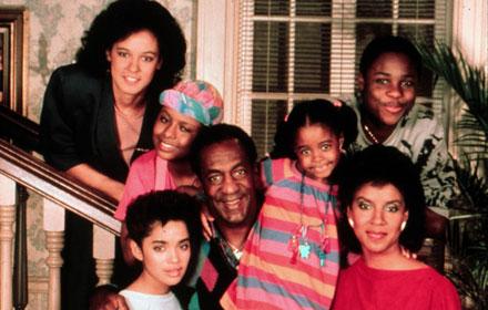 Sabrina Le Beauf, Tempestt Bledsoe, Bill Cosby, Keshia Knight Pulliam, Malcolm Jamal Warner, Lisa Bonet och Phylicia Rashäd i ”The Cosby Show”.