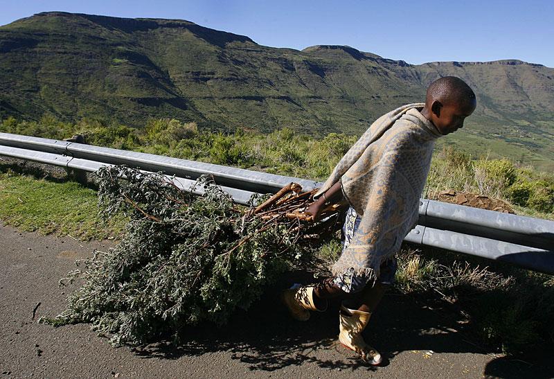 Lesothos skönhet förtas av att landet är så deprimerande fattigt.