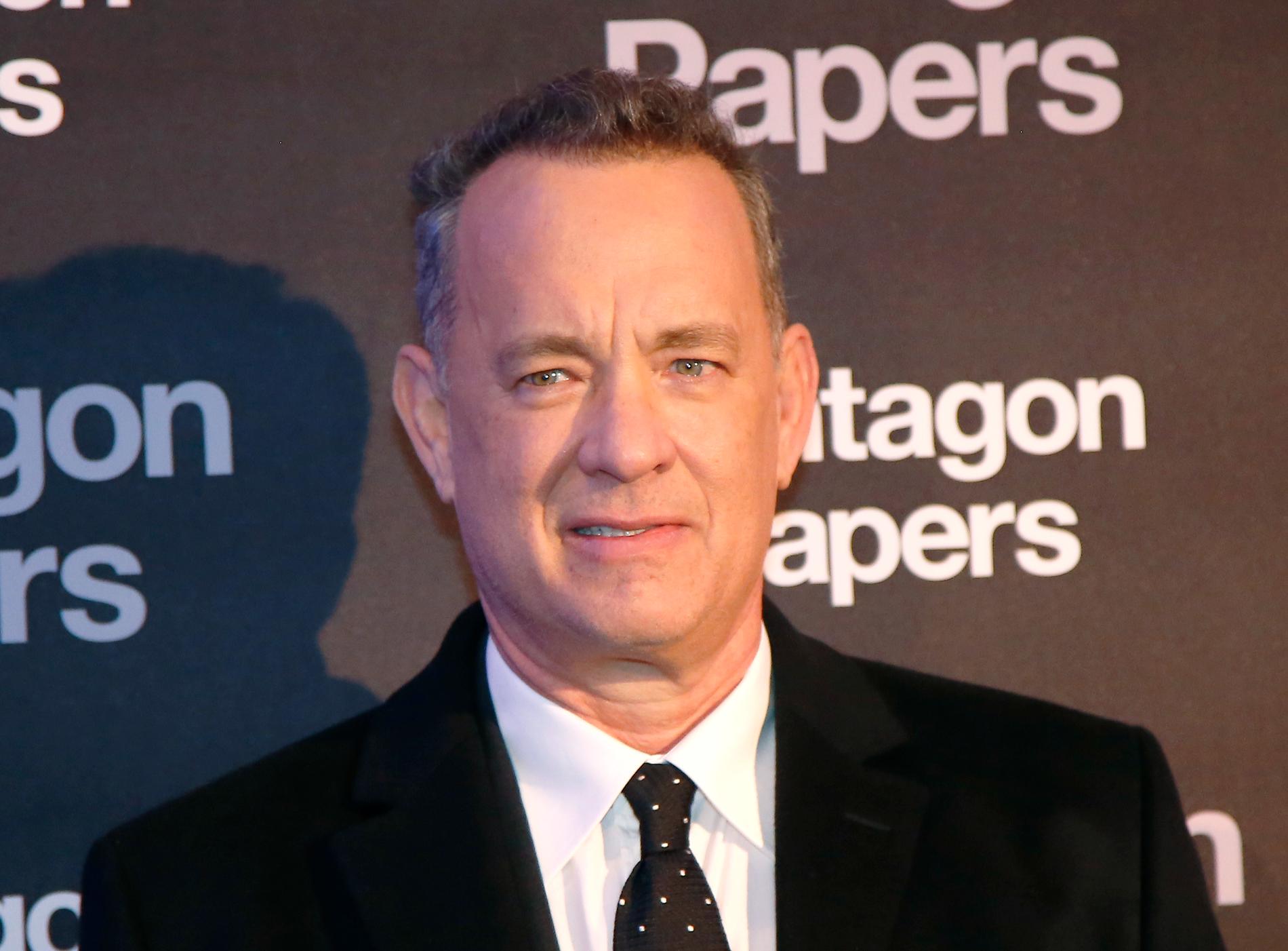 Tom Hanks riktar kritik mot amerikanernas sätt att hantera smittspridningen.