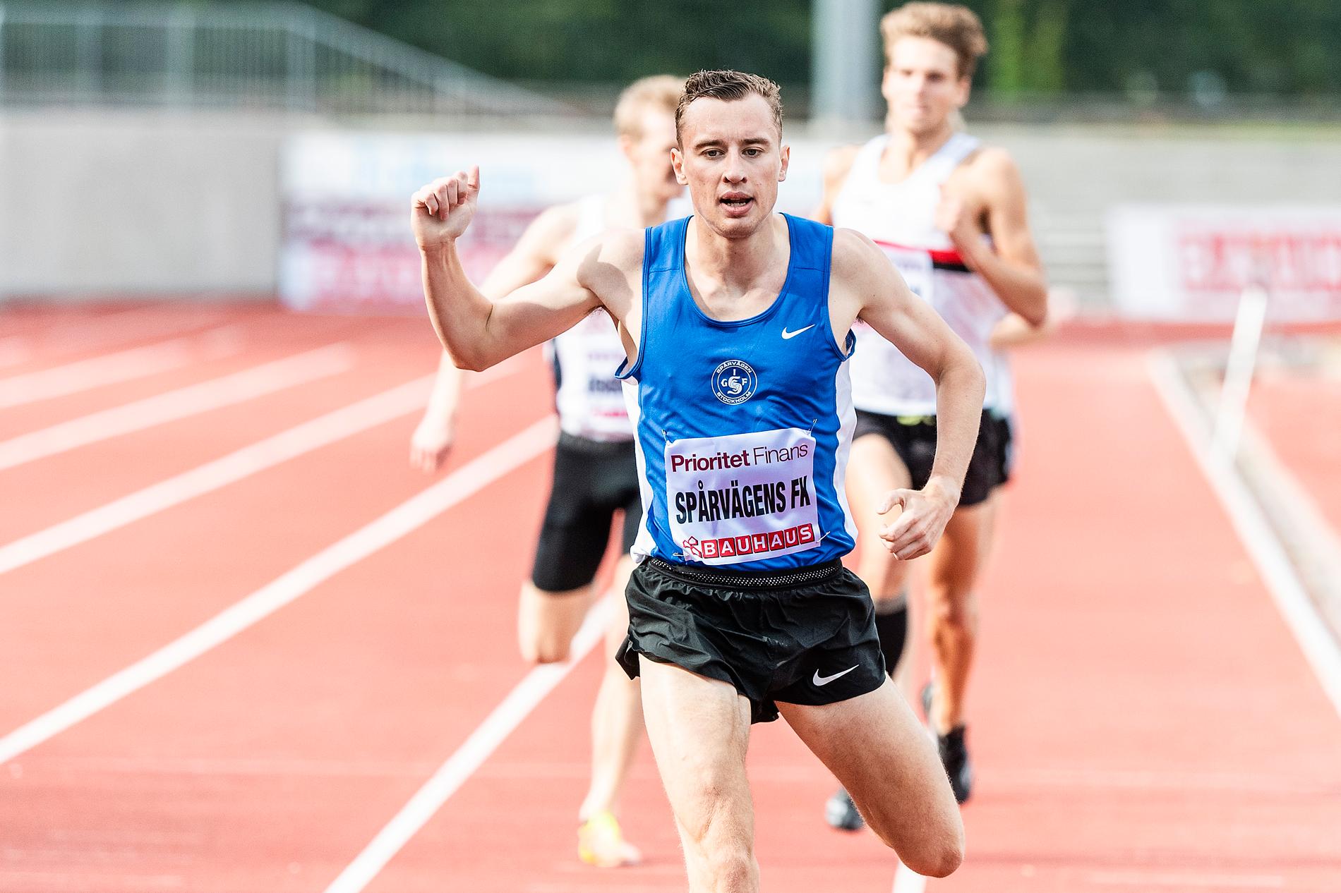 Kalle Berglund vann 1 500 meter på lag-SM.