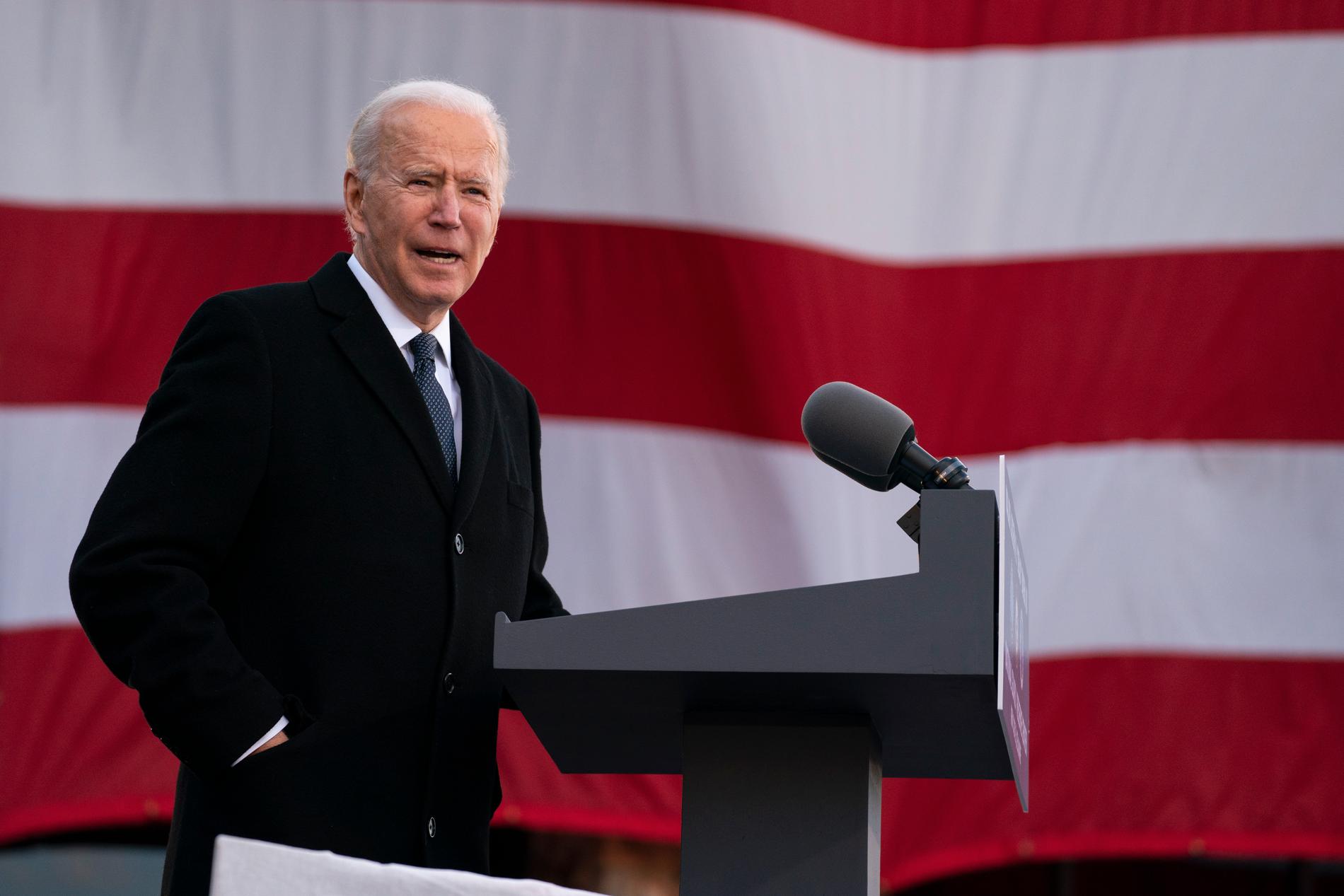 Den blivande presidenten Joe Biden håller tal på tisdagen. På onsdagen svärs han in som USA:s 46:e president.