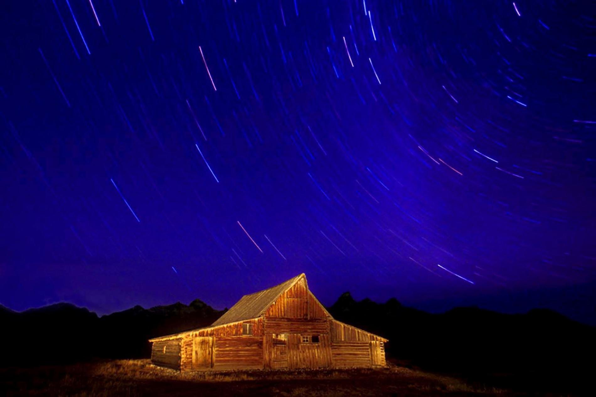 Den kommande natten kulminerar stjärnfallen eller meteorregnet som kallas Leoniderna. Arkivbild