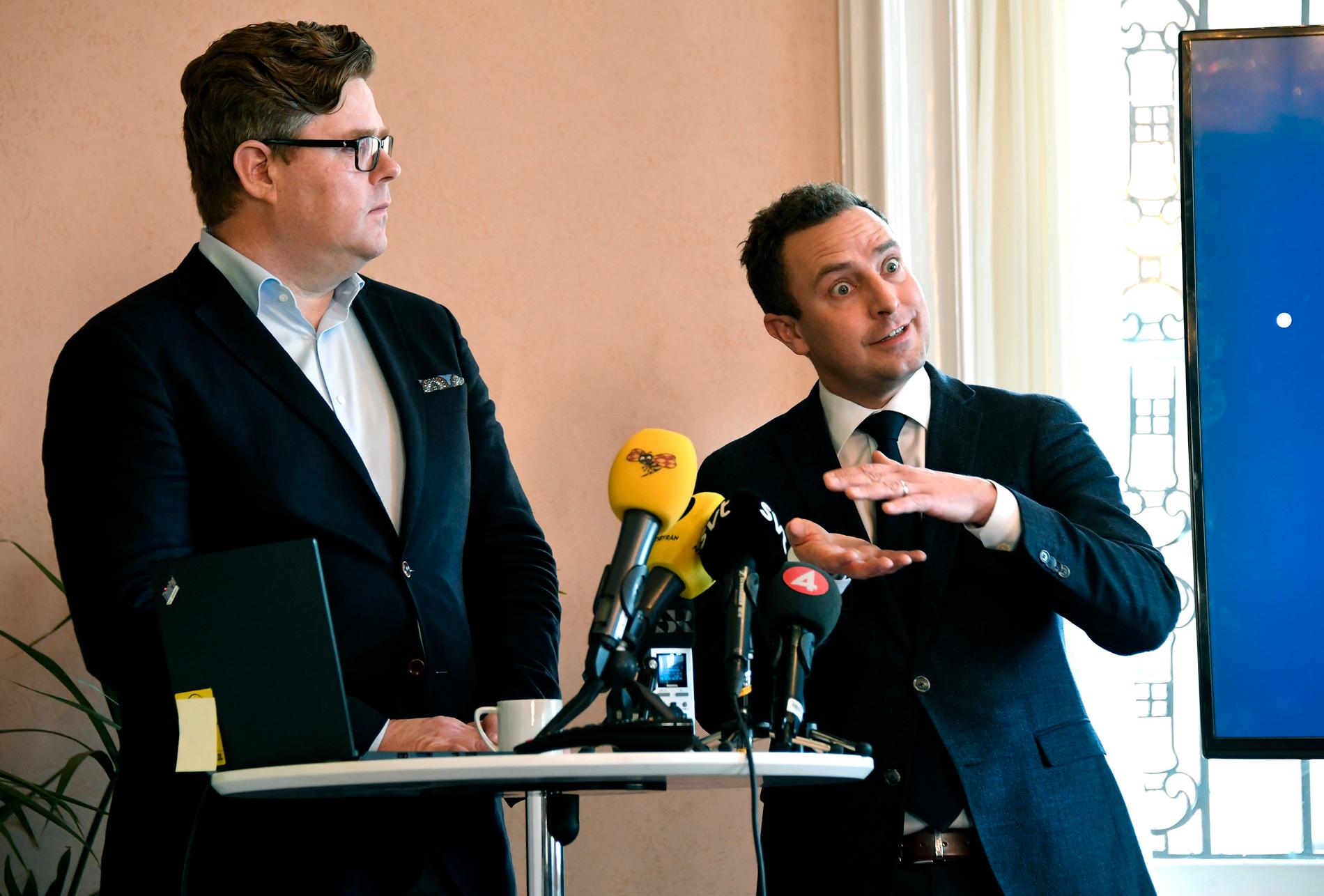 Moderaternas Gunnar Strömmer och Tobias Tobé presenterar partiets förslag om tiggeriförbud.