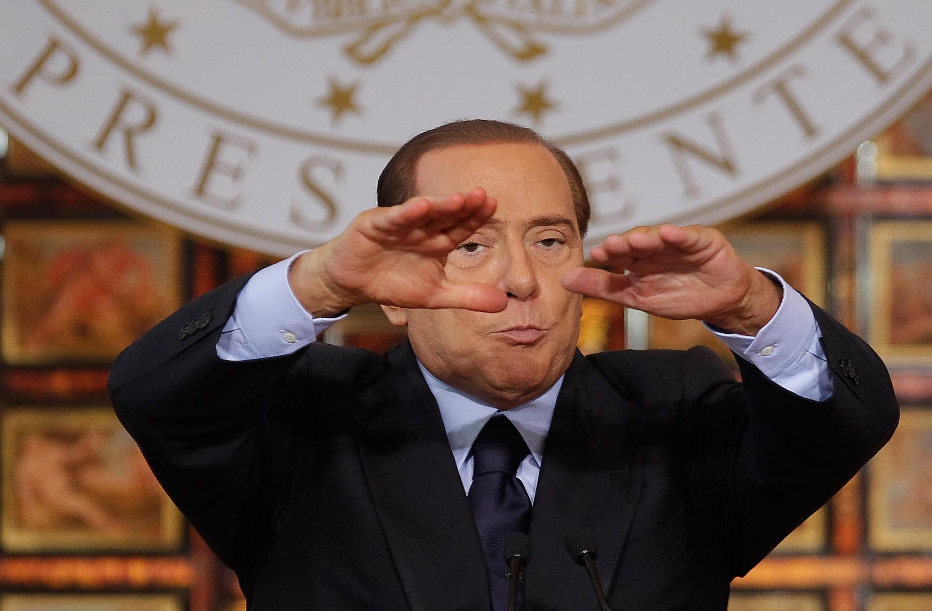 Silvio ­Berlusconi, 39 % (i juli) Bara 39 procent av italienarna har ­förtroende för sin premiärminister ­Silvio Berlusconi, ­visar en opinions­undersökning i juli. Siffrorna kommer från opinionsmätarna IPR Marketing. Men trots det lyckades Silvio Berlusconi ­knipa en plats i parlamentet i senaste senats­valet. Med tre röster.