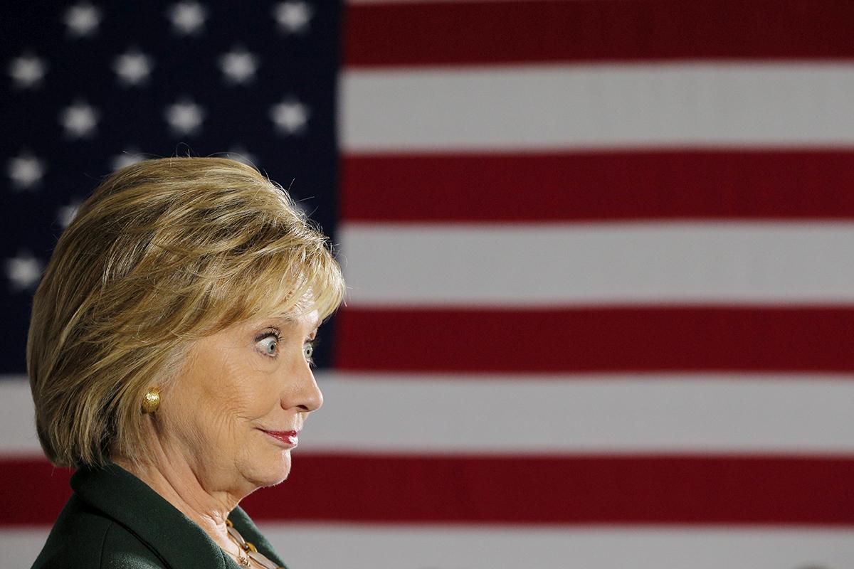 Derry, USA: Hillary Clinton svarade på frågor från veteraner under ett möte i New Hampshire. En kan ju fråga sig vad just den här frågan handlade om ...