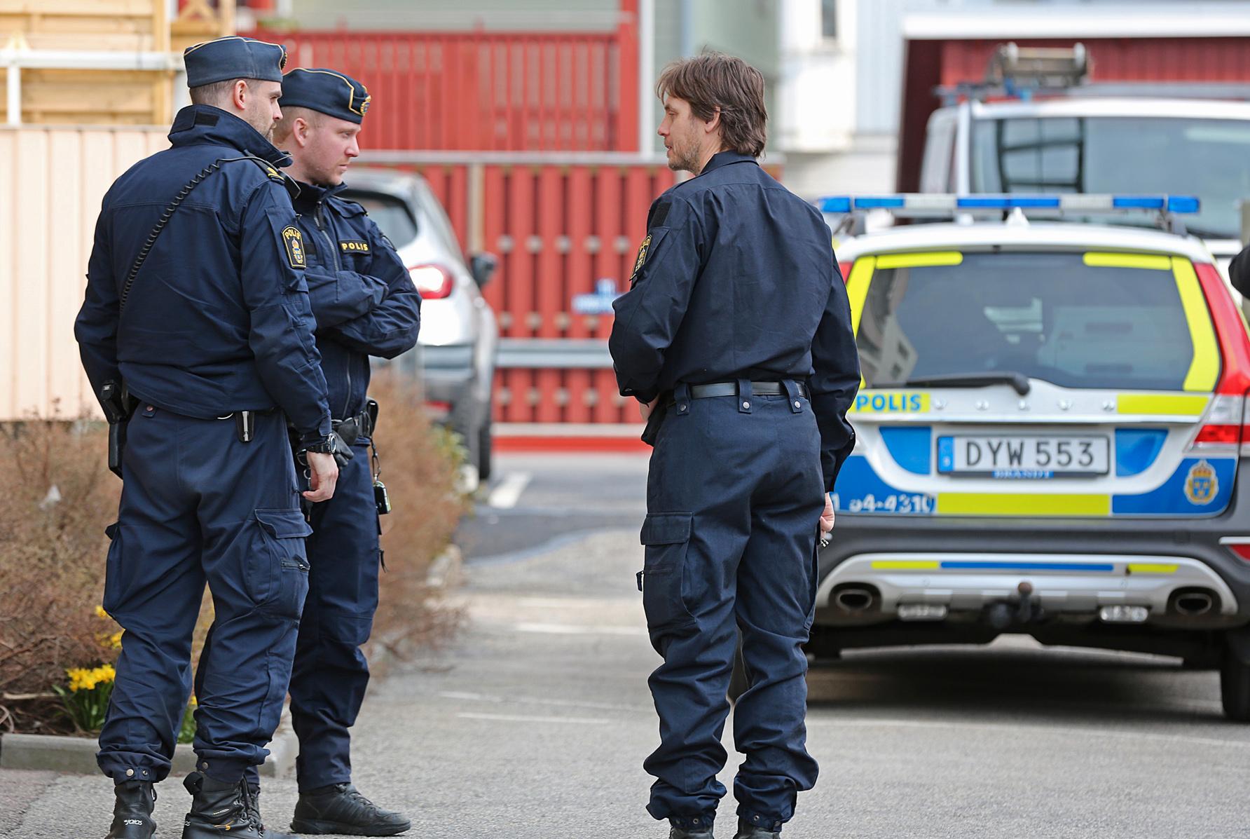 Poliser på plats i Lysekil.