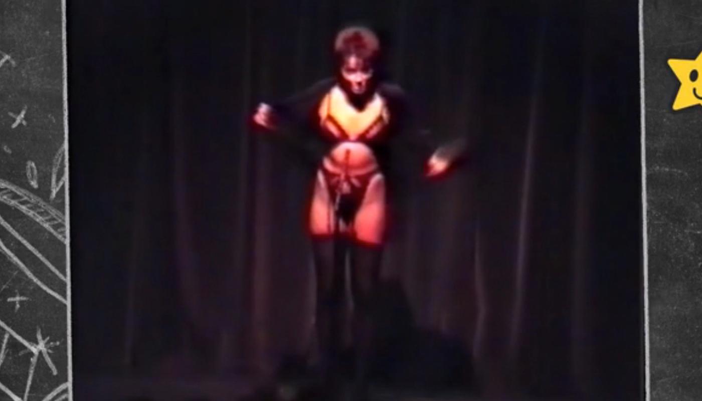 En bild från strippvideon med Agneta Sjödin.