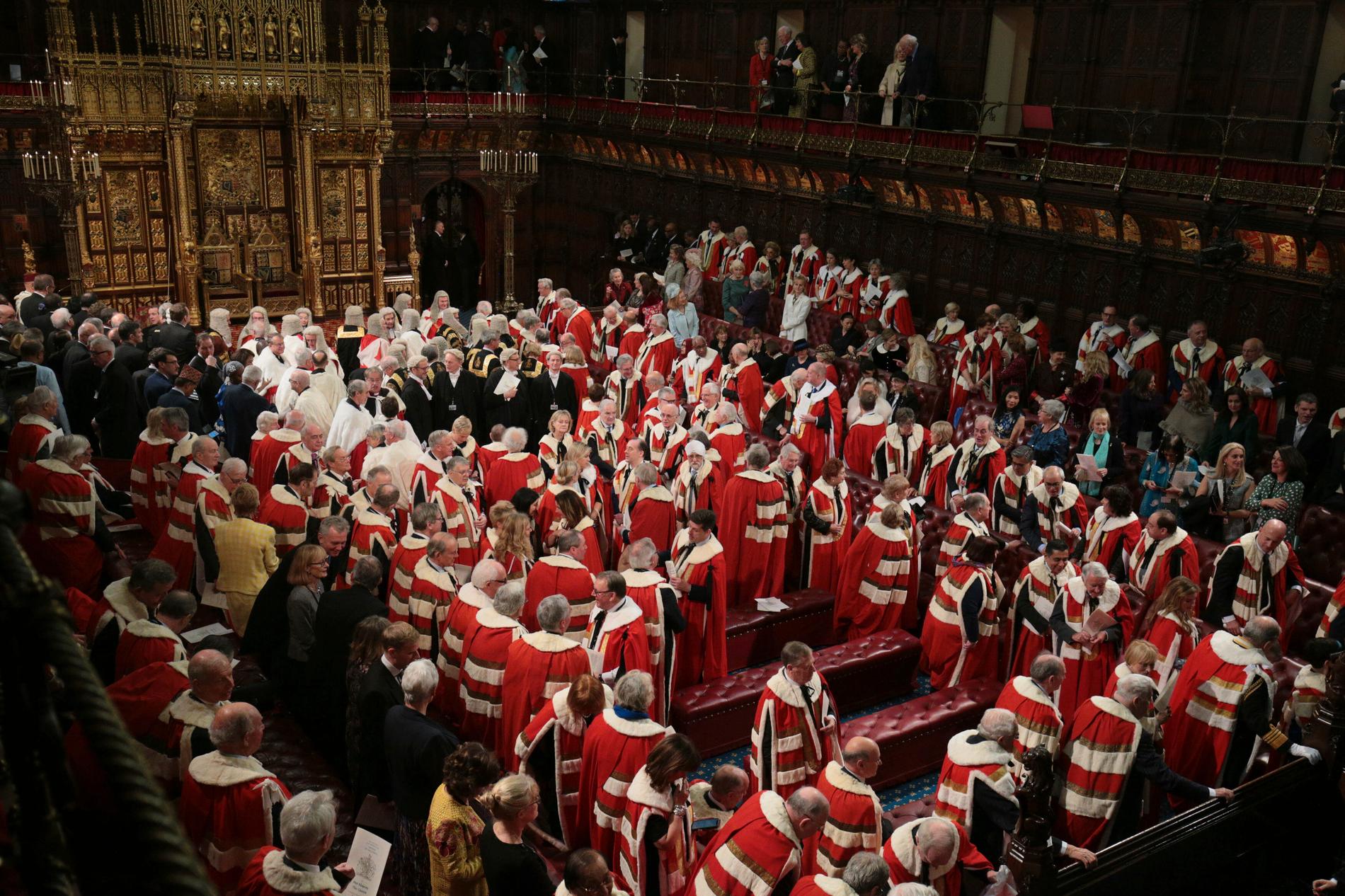 Den brittiska regeringen överväger att flytta överhuset till York. Bilden är tagen inifrån House of Lords i London i samband med drottning Elizabeths regeringsförklaring (Queen's speech) i december förra året.