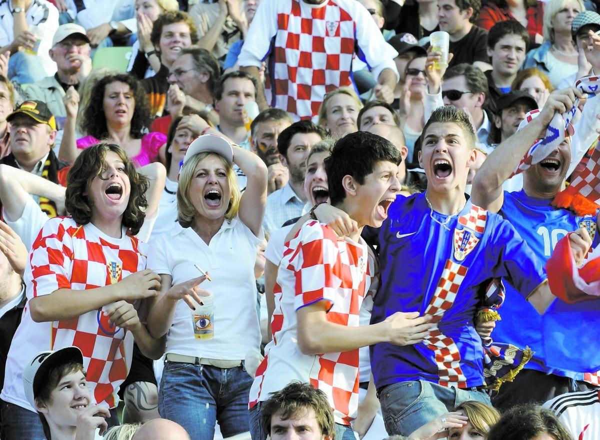 segerrusiga fans Glädjen visste inga gränser när Kroatien slog Tyskland.