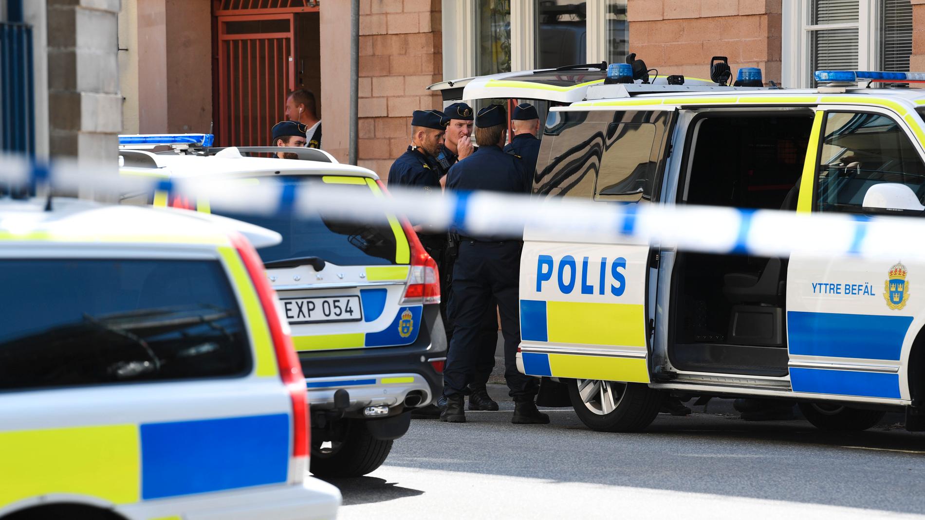 Flera personer har skadats vid ett våldsbrott i centrala Kristianstad.