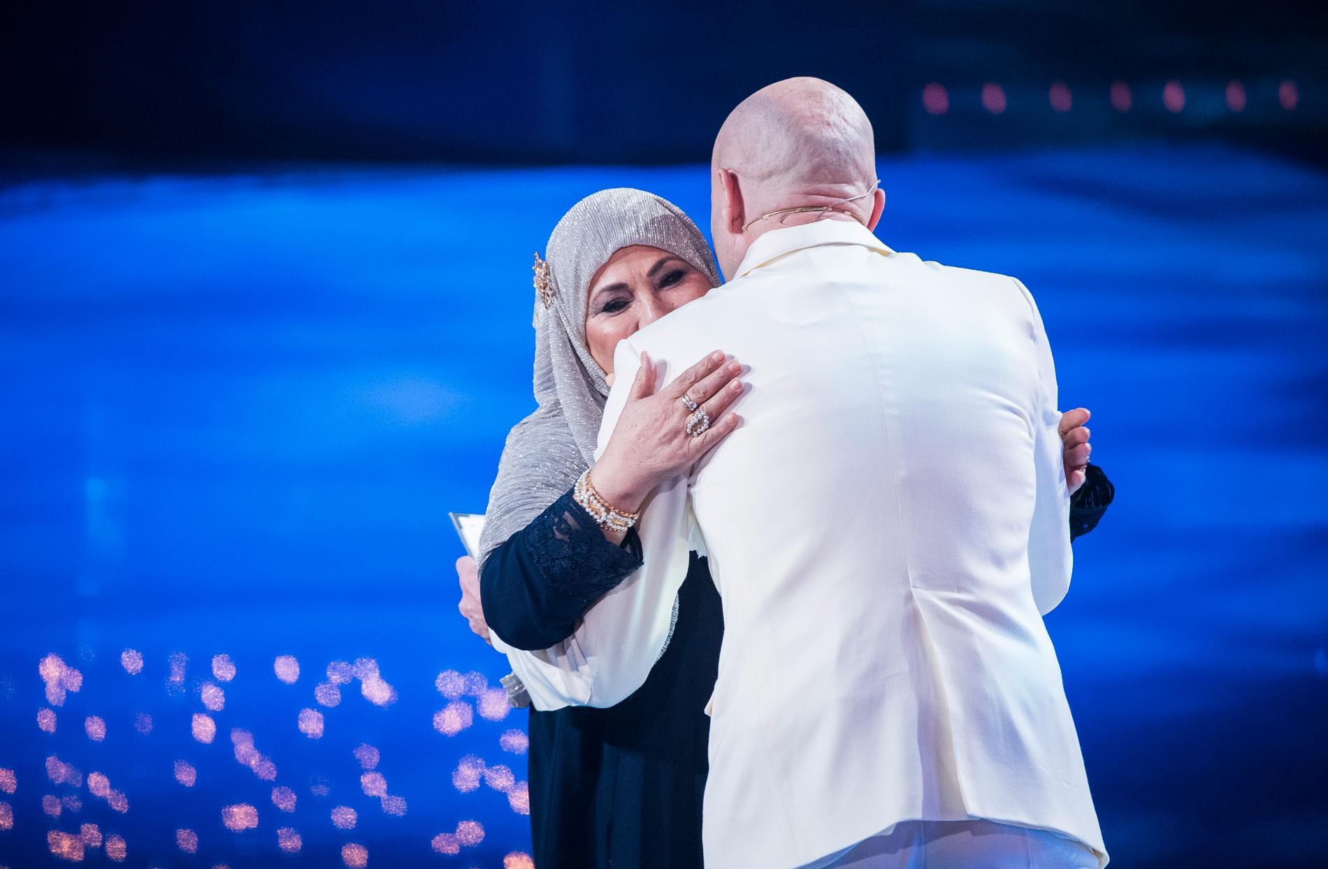 Fatma Ipek fick pris som Årets Vägvisare för att hon nattvandrar i Fittja. – För mig betyder Fittja kvinnokraft kärlek och familj.