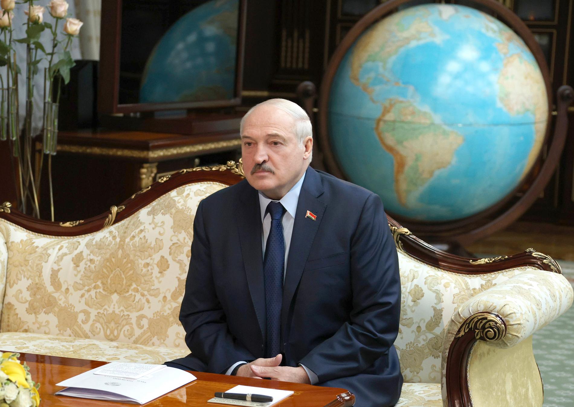 Frankrike har inte erkänt Aleksandr Lukasjenko som Belarus president efter det omtvistade valet förra året. Arkivbild.