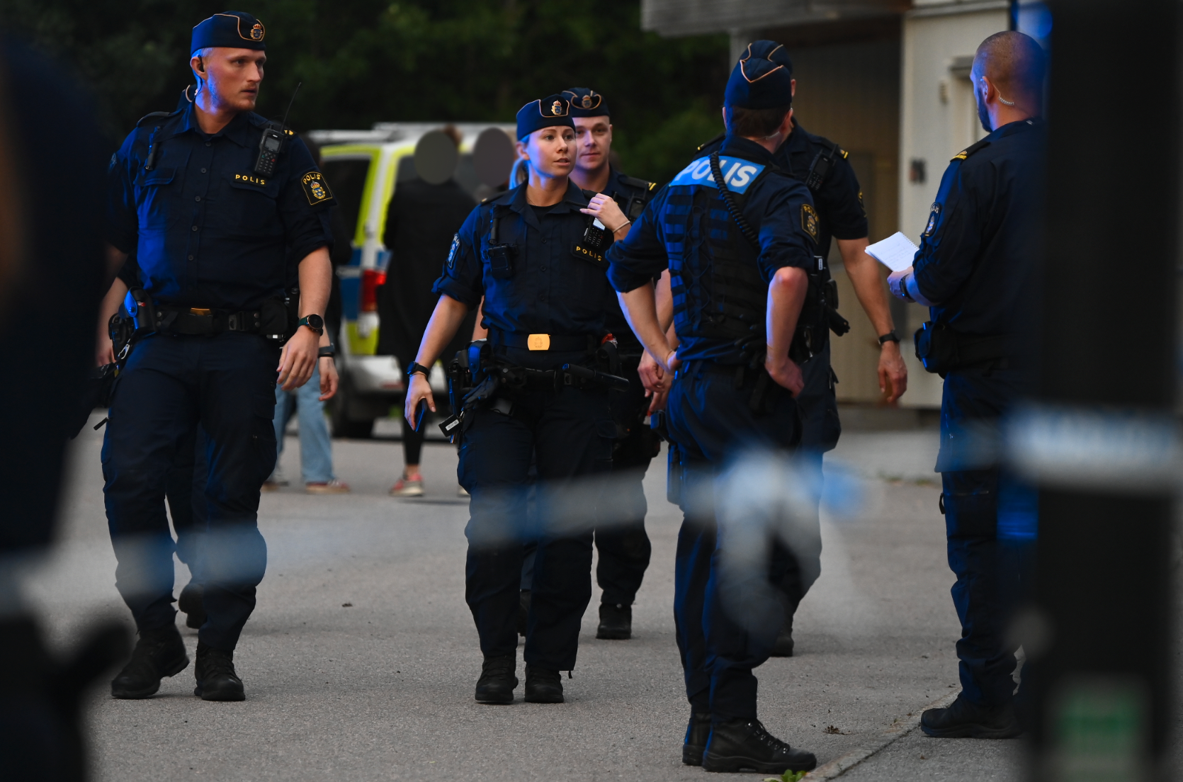 Polis på plats i Sollentuna kommun. 