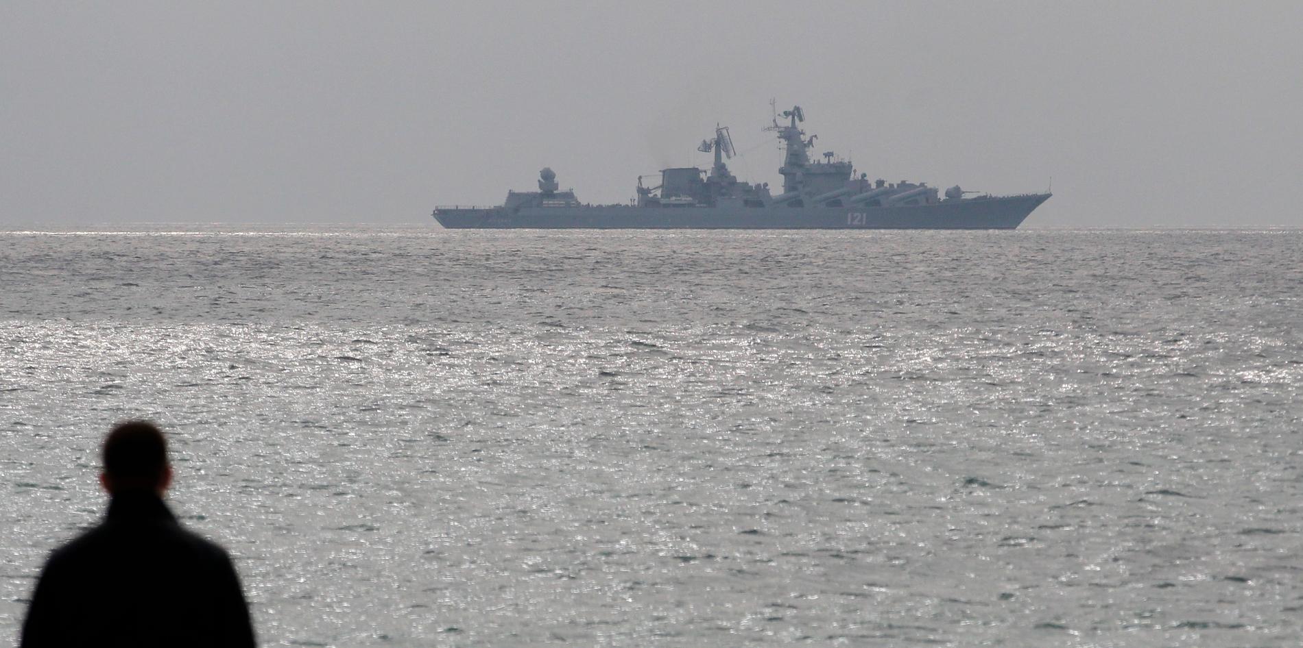 Robotkryssaren ”Moskva” var den ryska Svarta havsflottans flaggskepp. Bilden är tagen utanför utanför staden Myrnyi på västra Krim 2014.