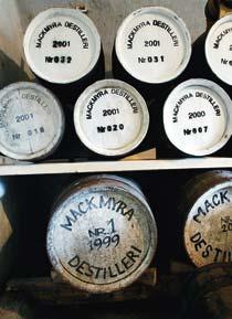 Alkotest Sveriges enda inhemska whisky tillverkas på Mackmyra Bruk. Den som bokar i förhand kan gå på guidad visning i destilleriet och få sig ett smakprov. Man anordnar också whisky-skola och provningar. Gratis inträde. www.mackmyra.se