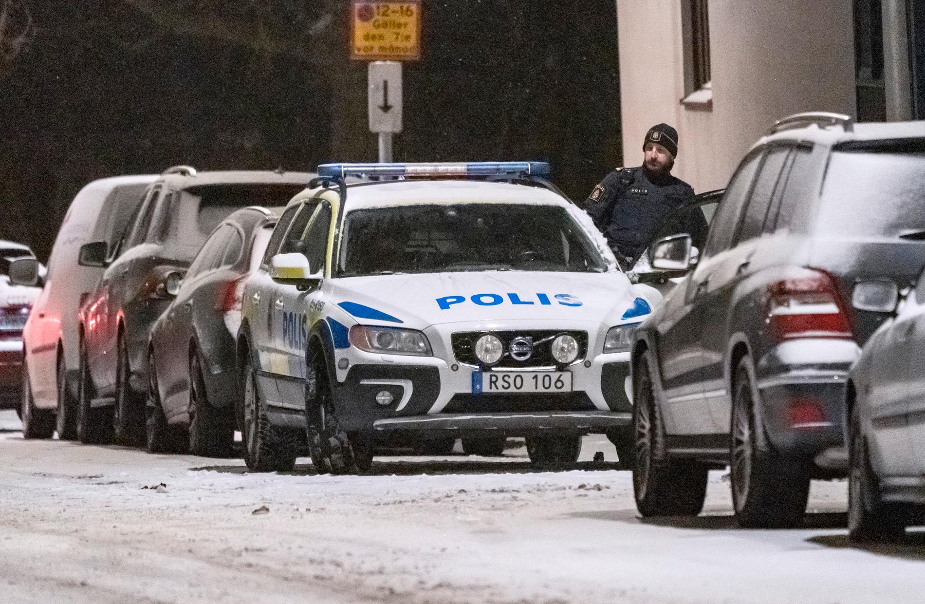 Polis på plats på Söderkulla i Malmö på måndagskvällen i samband med ett misstänkt mordförsök.