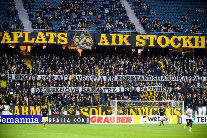 AIK-klackens omtalade banderoll på matchen mellan AIK och Örebro SK i lördags, en match som slutade 2–0 till hemmalaget AIK.