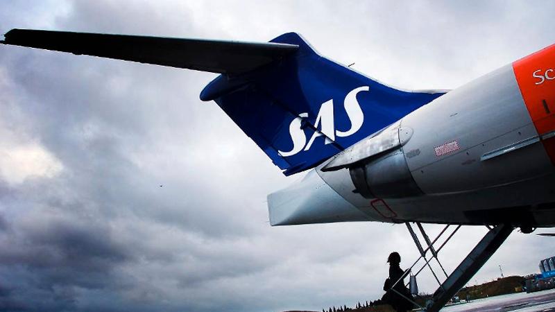 SAS flyger vidare men  de anställda får betala dyrt.