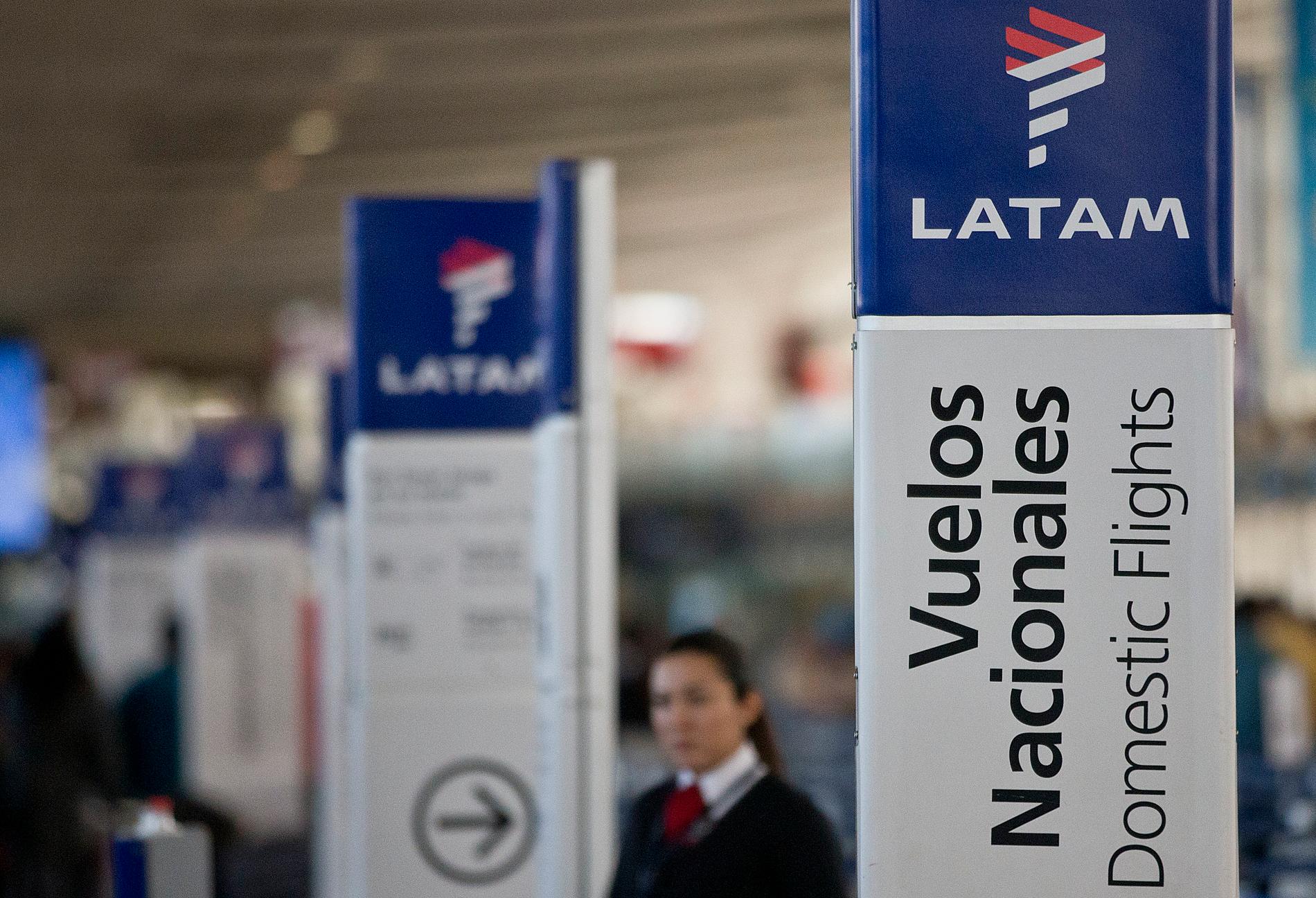 Det chilensk-brasilianska flygbolaget Latam ställer in 30 procent av sina internationella avgångar på grund av vikande efterfrågan. Arkivbild.