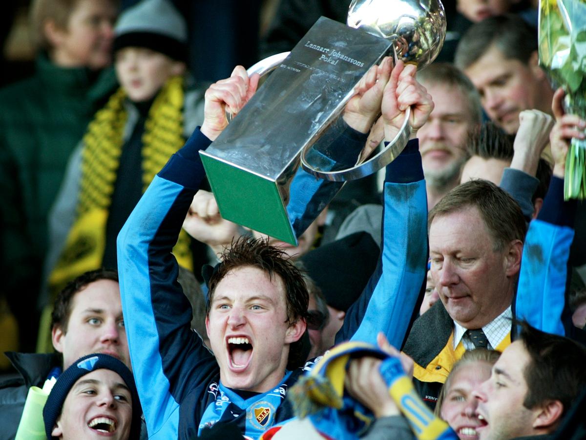 Kim Källström lämnade Häcken, flyttade till Stockholm inför 2002 och vann SM-guld med Djurgården redan under första säsongen.