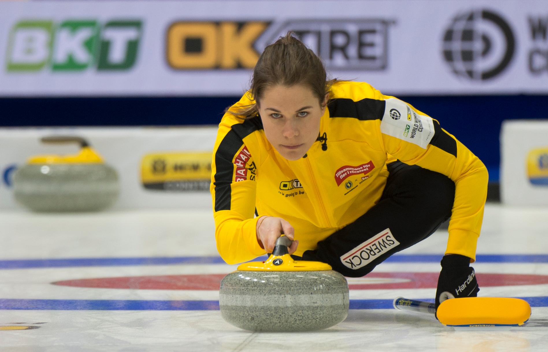 Lag Anna Hasselborg går till semifinal i curling-VM i Kanada. Arkivbild.