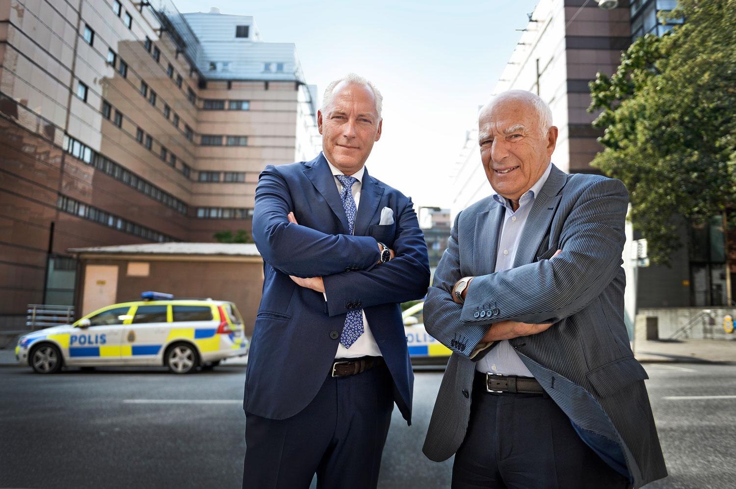 Brottscentralens experter, Johan Eriksson och Leif Silbersky, ska bland annat berätta hur det är ”på riktigt” i rättsalarna i Sverige.