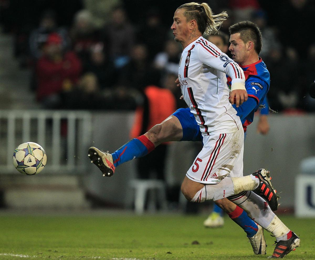Franske landslagsbacken Philippe Mexes kan ställas mot sin lagkamrat i Milan, Zlatan Ibrahimovic, i EM.