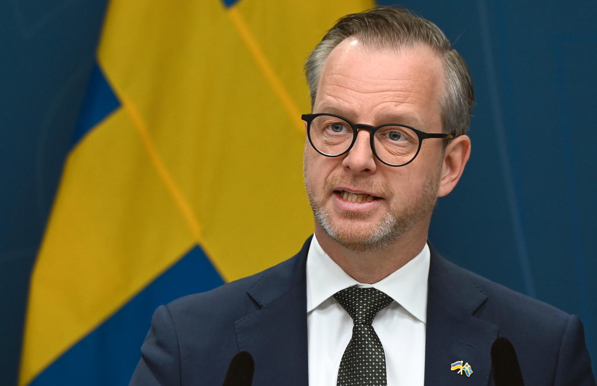 Finansminister Mikael Damberg presenterar vårbudgeten.