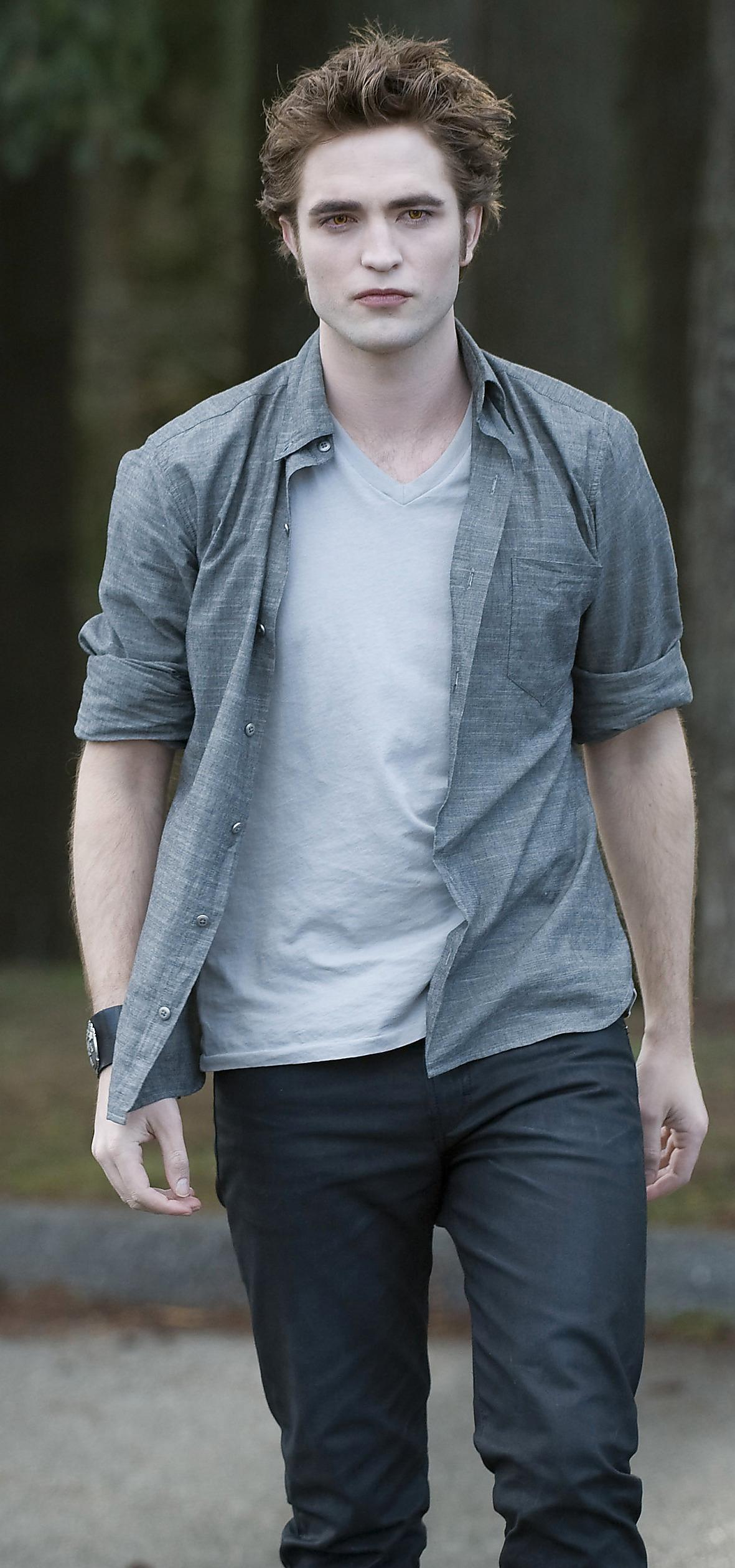 Robert Pattinson som den bleke vampyren Edward Cullen.