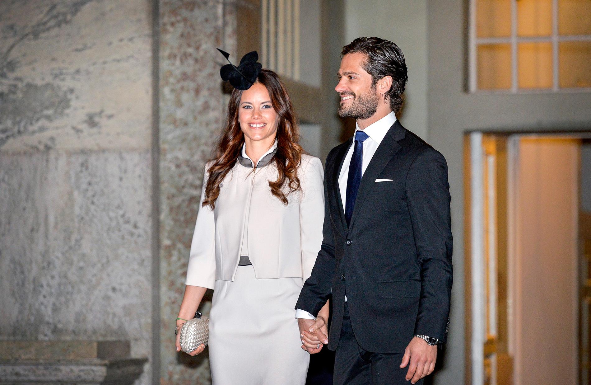 Sofia och prins Carl Philip vid lysningen i Slottskyrkan.